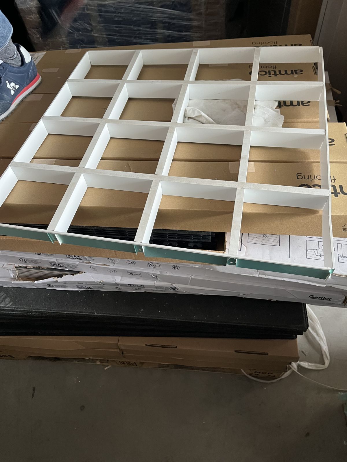 Dalle de faux plafond résille