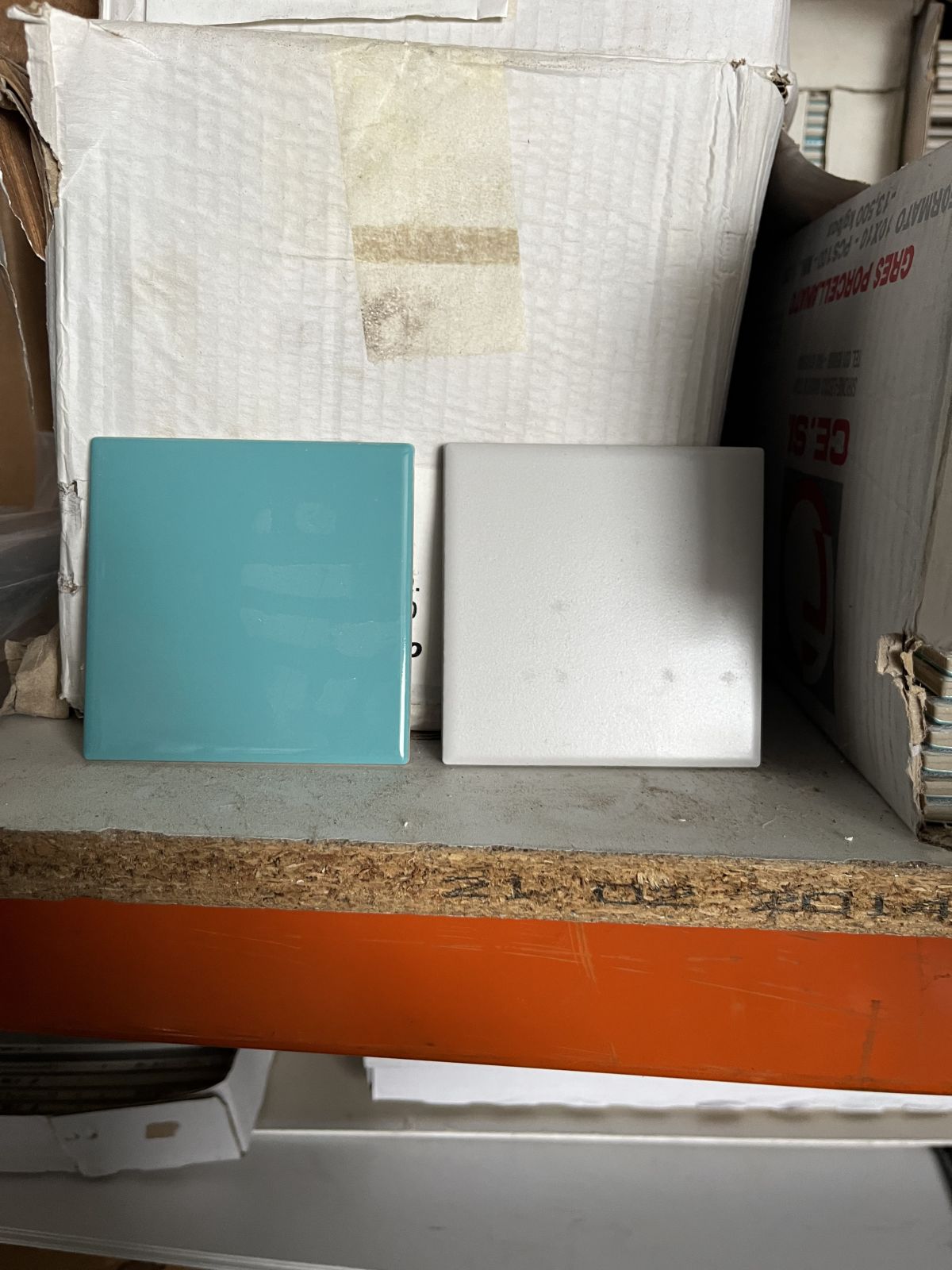 Carreaux de faïence bleu et gris 10x10x0.8