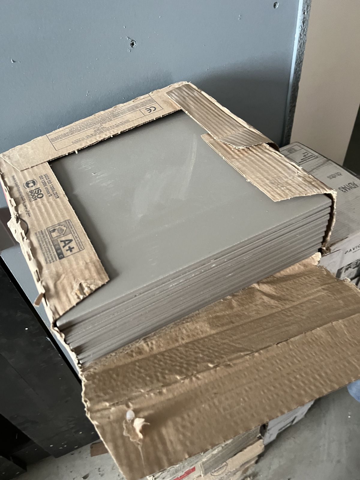 Carrelage gris 30x30